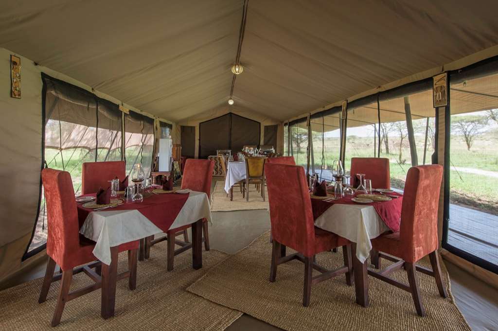 Karibu Camps And Lodges Sametu Camp Serengeti Robanda Restaurant photo